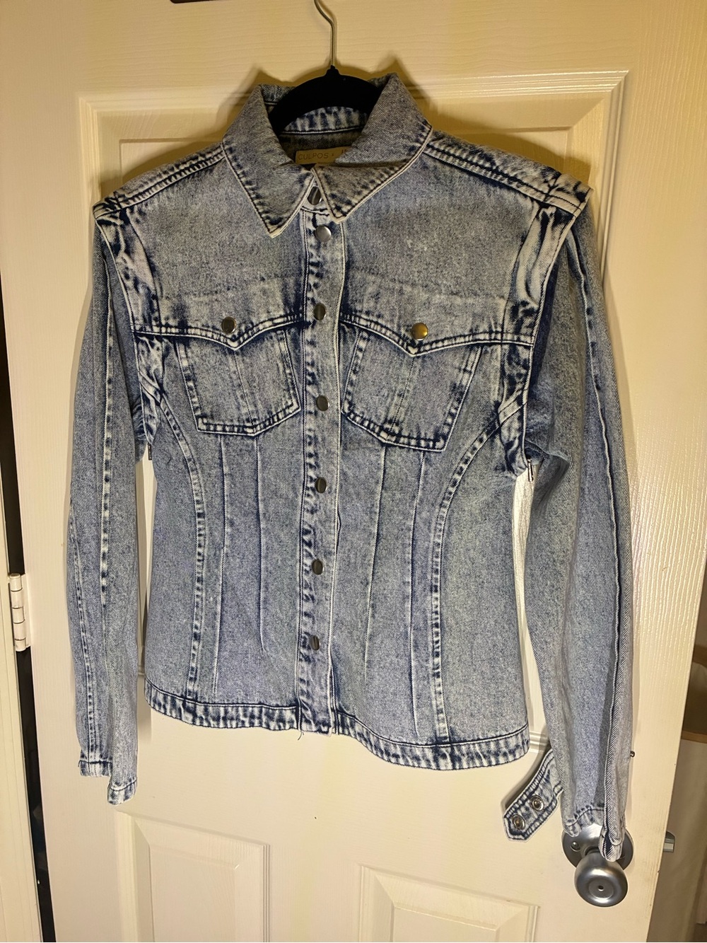 Classic Acid Wash Denim Jacket - Light Blue removable arms
